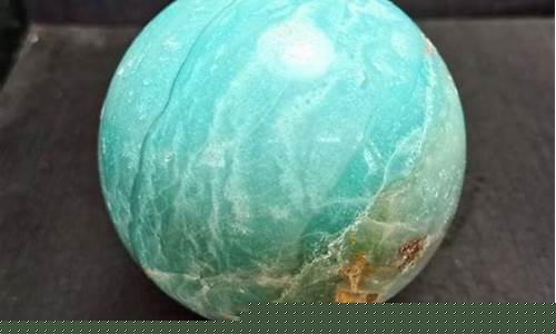 “boldly” 在表示大膽地時的用法和勇氣表達？