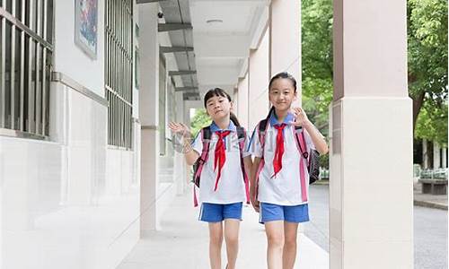 孩子在三年級(jí)與同學(xué)相處不好怎么辦？
