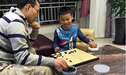 孩子喜歡下棋怎么提高棋藝？