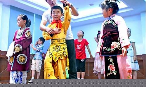 二年級孩子對戲曲不感興趣怎么引導？