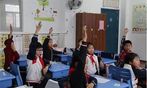 一年級(jí)孩子上課不敢舉手回答問(wèn)題怎么辦？