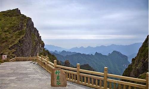 神農(nóng)架為何會(huì)產(chǎn)出眾多白色動(dòng)物?
