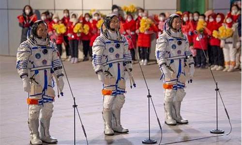 太空人抵達(dá)酒泉，他們已經(jīng)待命了嗎？